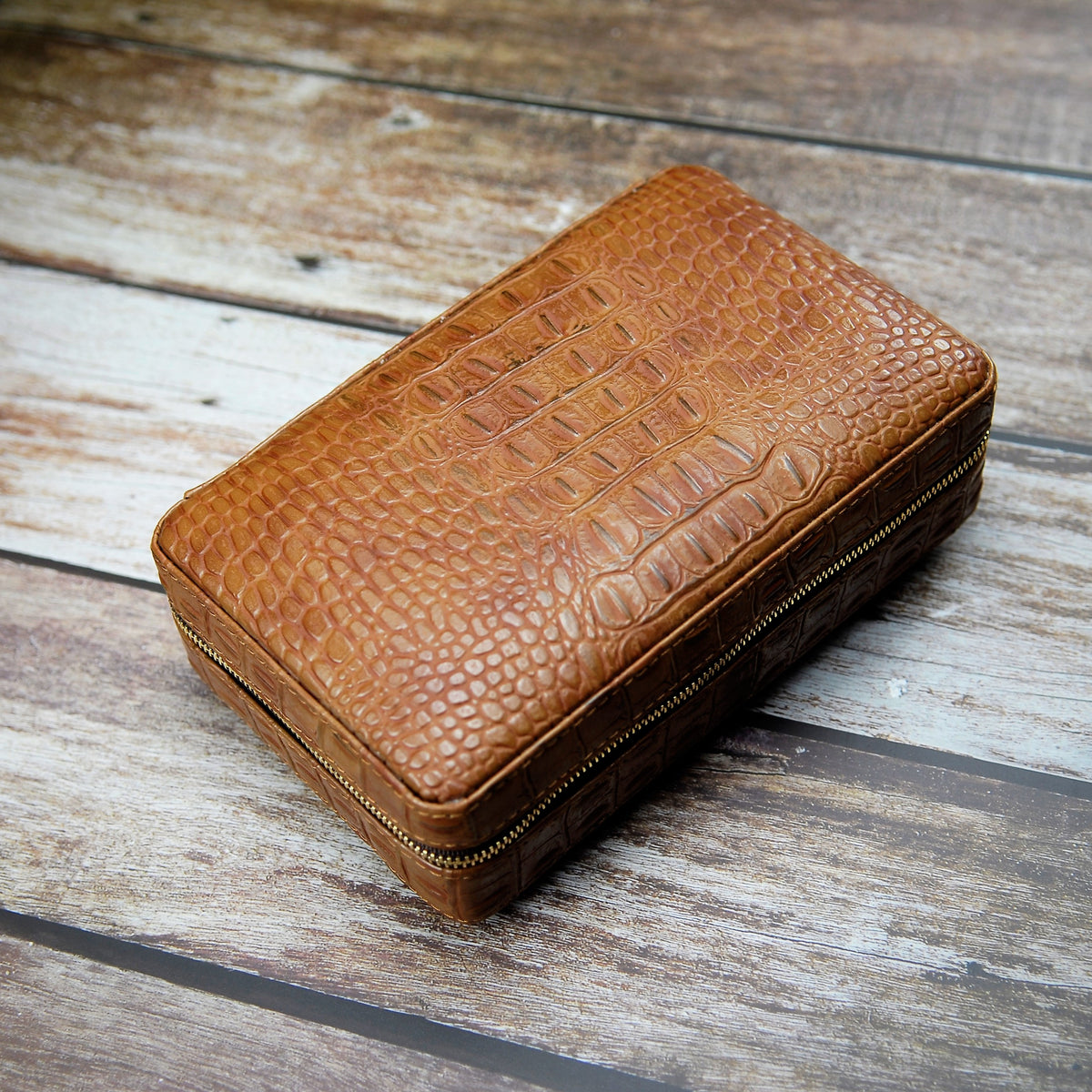COLUMBUS Leather Cigarette Cigarillo Case with Cedar Wood Lining